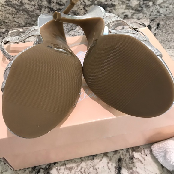 Silver shoes - Picture 13 of 13